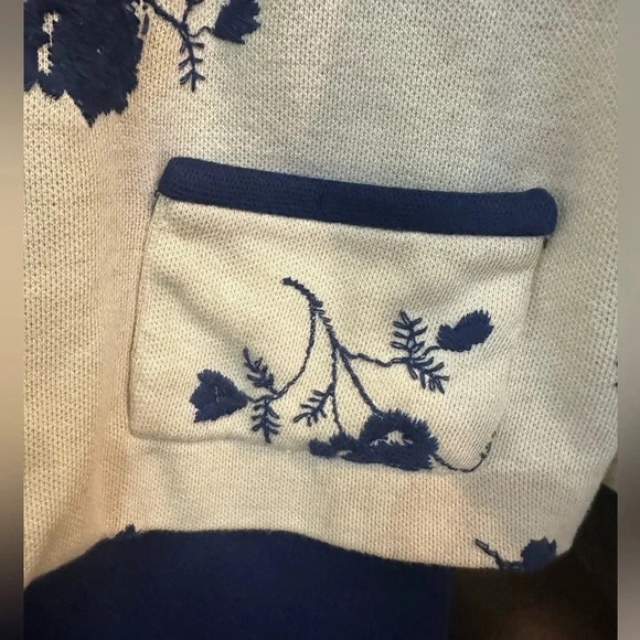 Beautiful Vintage blue knit dress with belt and a coordinating jacket. - Picture 7 of 10